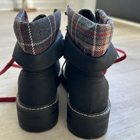 Time and Tru Boots - Picture 3 of 5